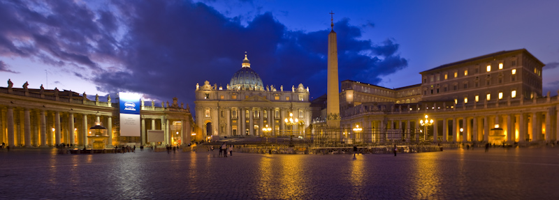Petersplatz bei Nacht