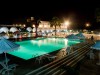 Pool bei Nacht